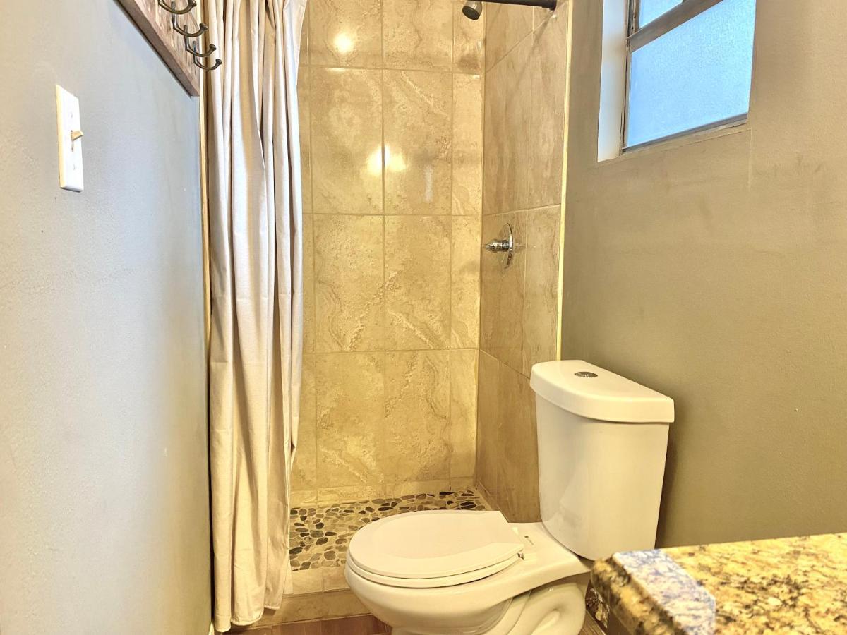Spacious Lakefront House With Pool, Hottub, & Boating 올랜도 외부 사진