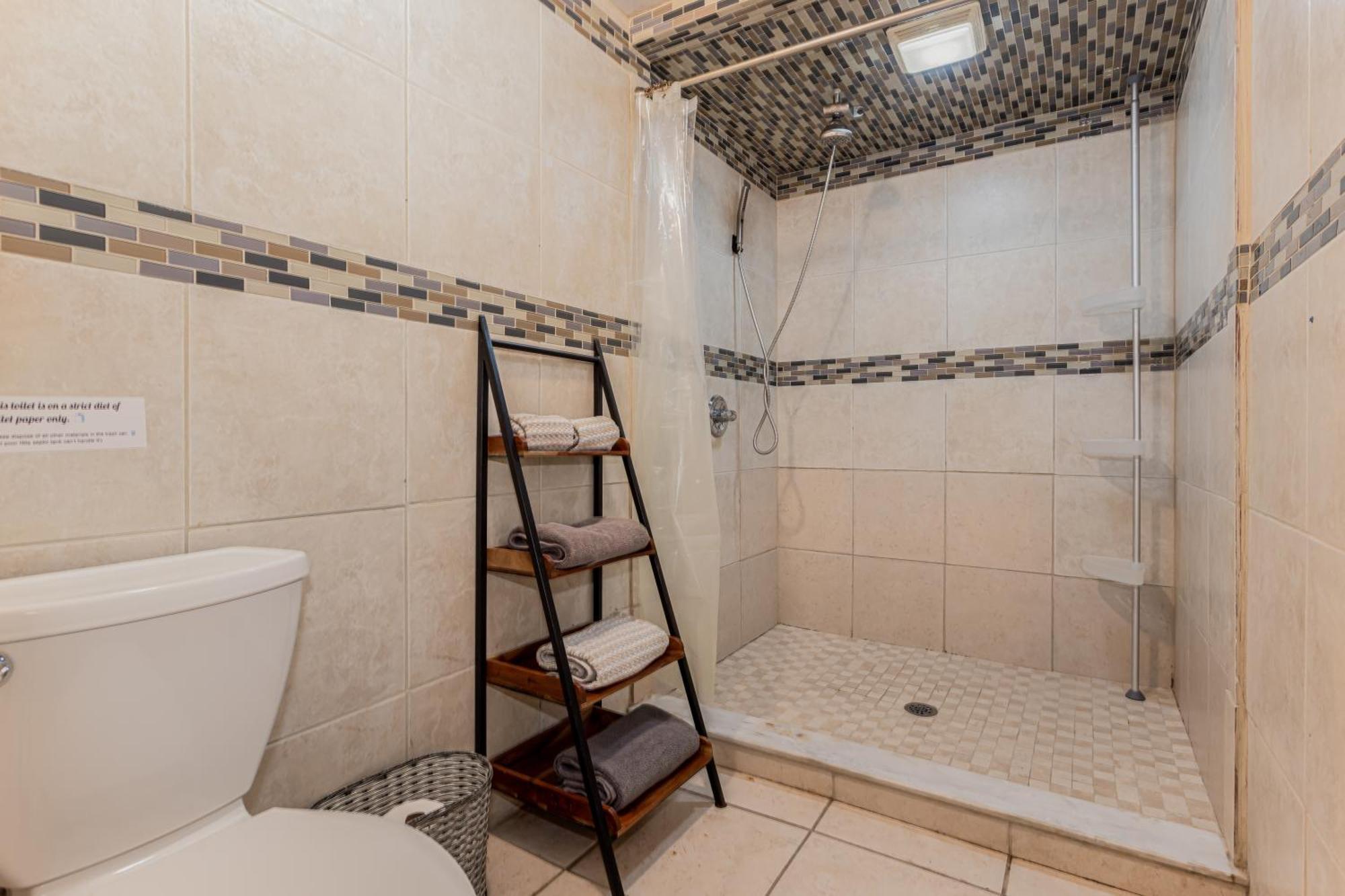 Spacious Lakefront House With Pool, Hottub, & Boating 올랜도 외부 사진