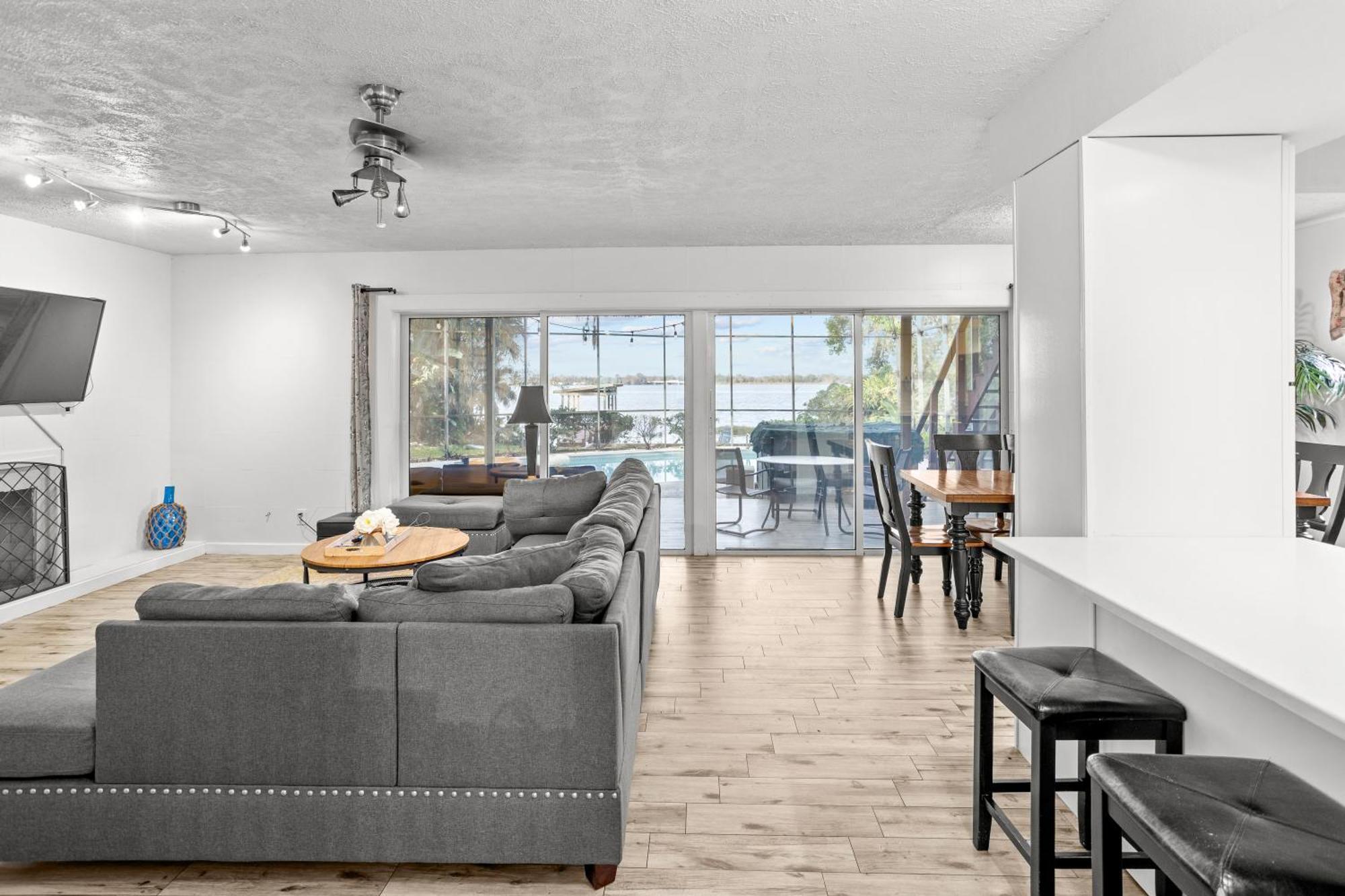 Spacious Lakefront House With Pool, Hottub, & Boating 올랜도 외부 사진